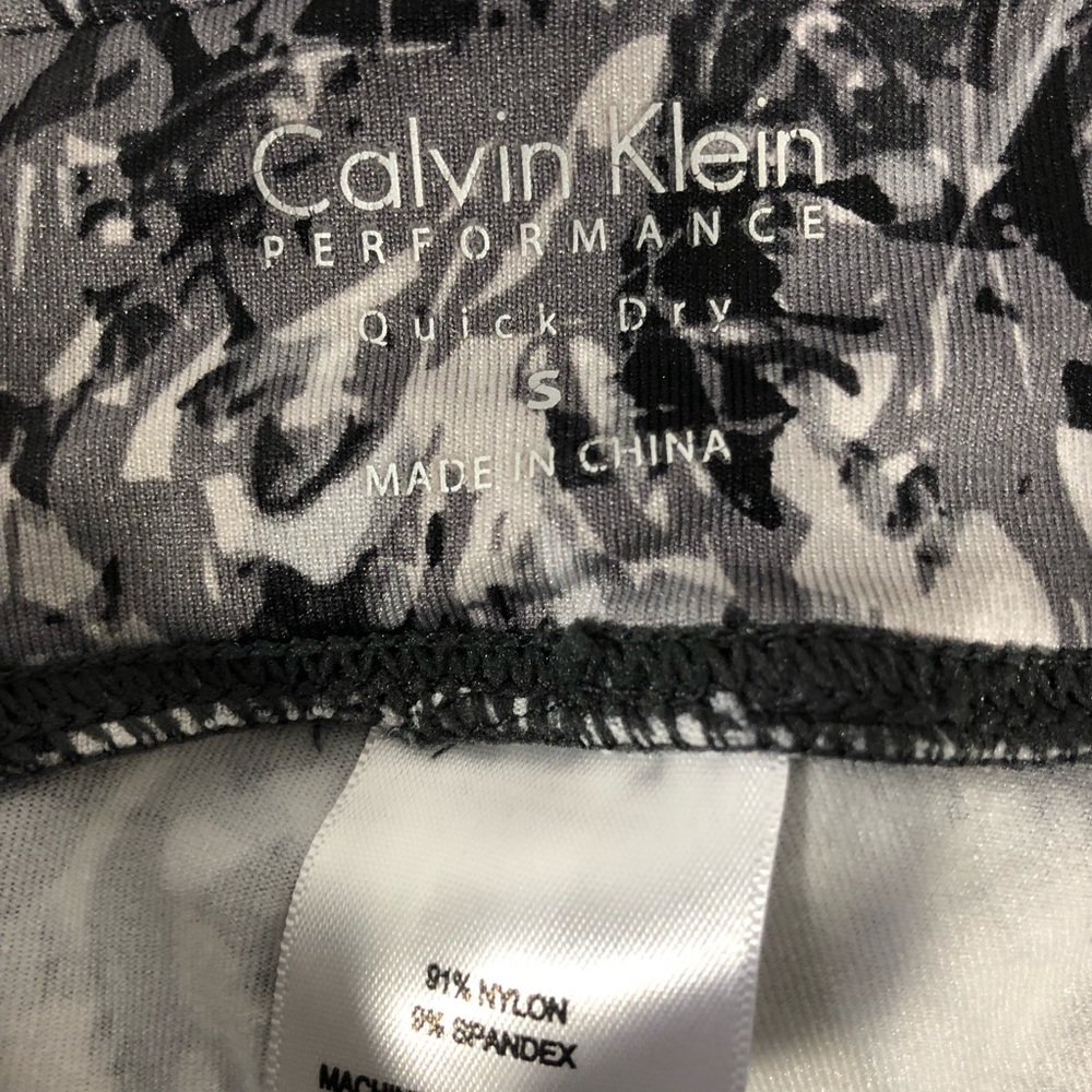 Calvin Klein Performance Gray Print Capri Leggings - Picture 5 of 8